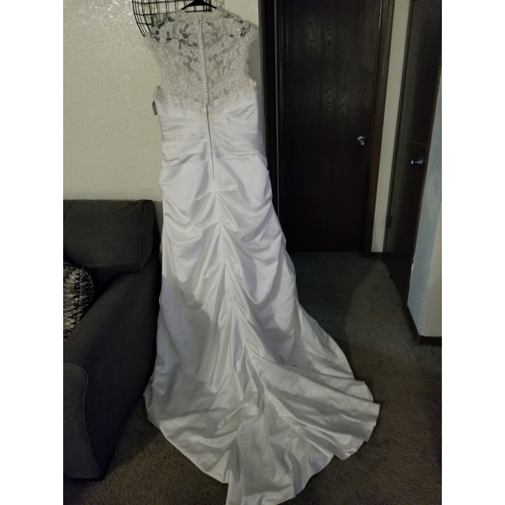 David's Bridal NWT Cap Sleeve A Line Wedding Dress - Picture 3 of 11
